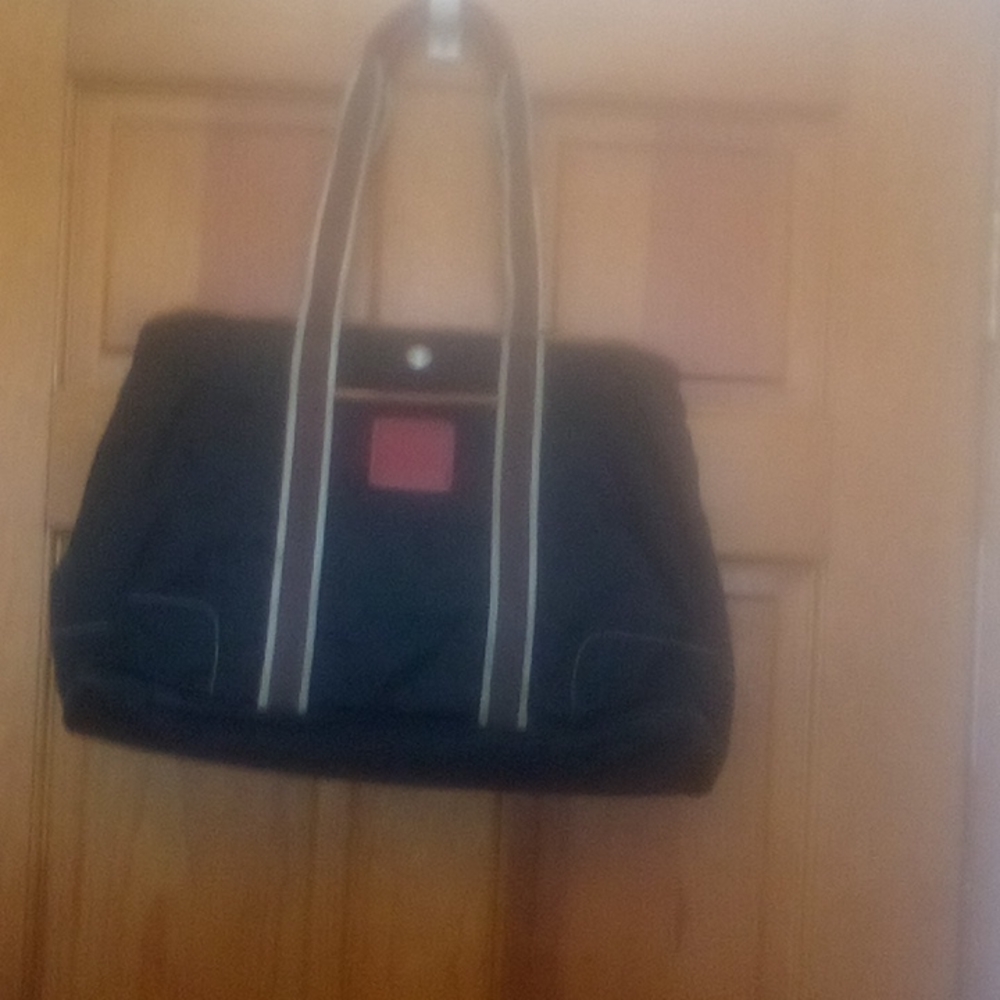 VINTAGE BLACK COACH BAG. GOOD CONDITION